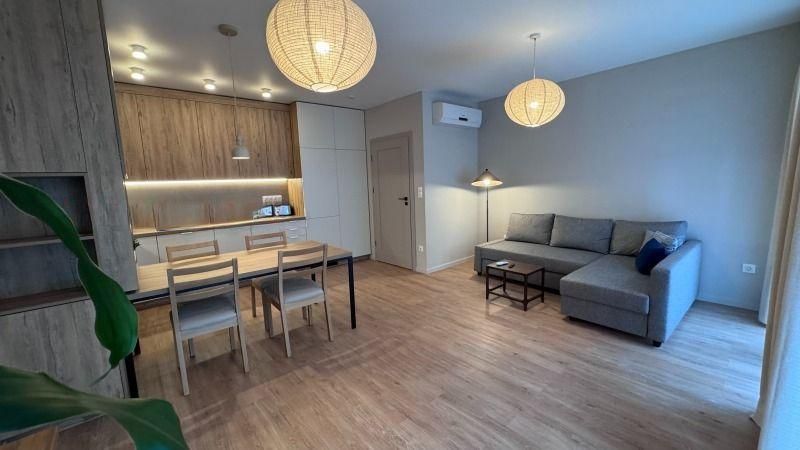 Дава се под наем Двустаен апартамент в София, Център - 63 кв.м за 796.62 € - Снимка #1