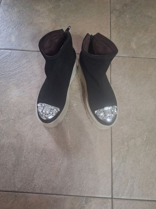 Ghete din piele întoarsă