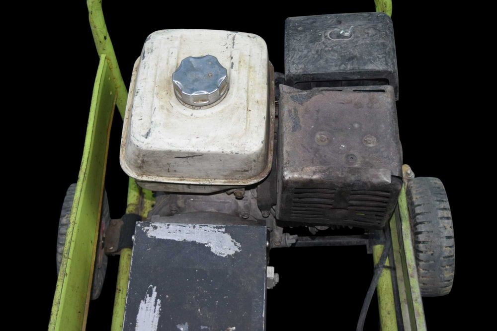 Generator de curent Honda pe benzină 5 kW – portabil, cu cadru și roți