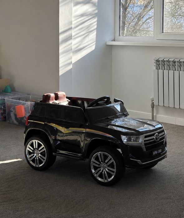 Продам детский электромобиль