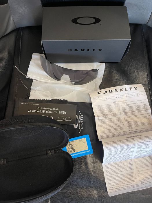 Oakley Sutro Lite