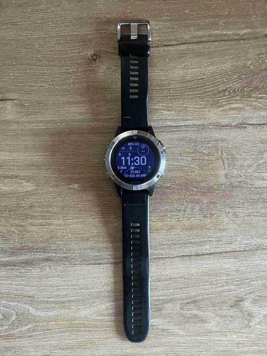 Garmin Fenix 5 - сребрист, 47 мм диаметър