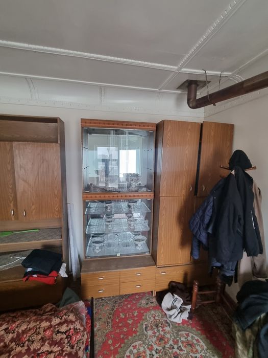 Mebel stenka rangi jigarang