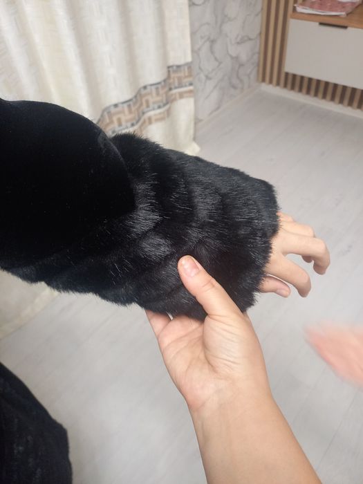 Продам шубу чёрного цвета