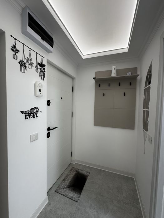 Vand ap. 2 camere, parter, impecabil, la cheie