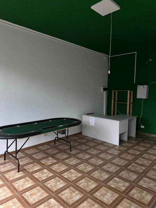 Spațiu comercial de vânzare