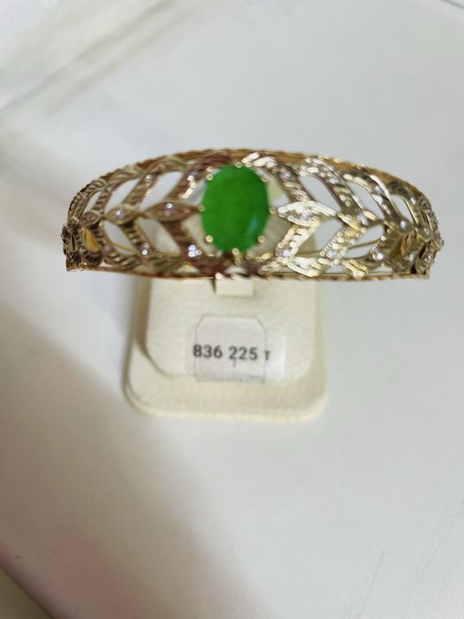 Продам укоашения из золота