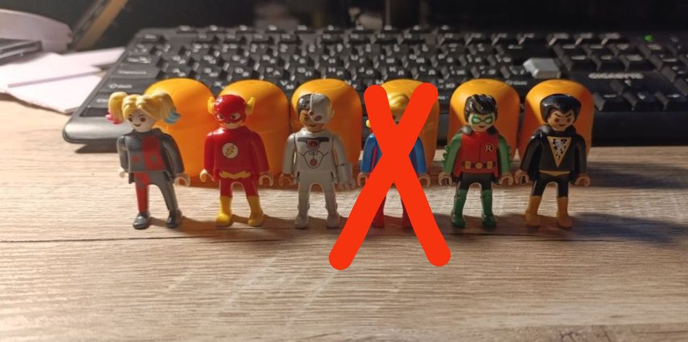 Продам или обменяю игрушки серии Kinder Playmobil