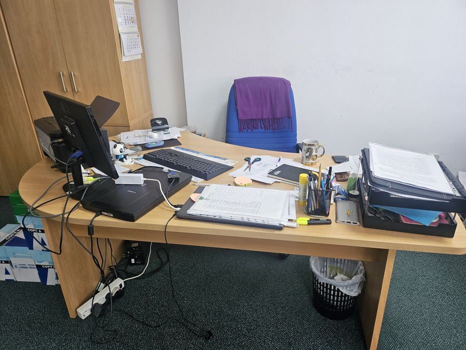 Офисный письменный стол