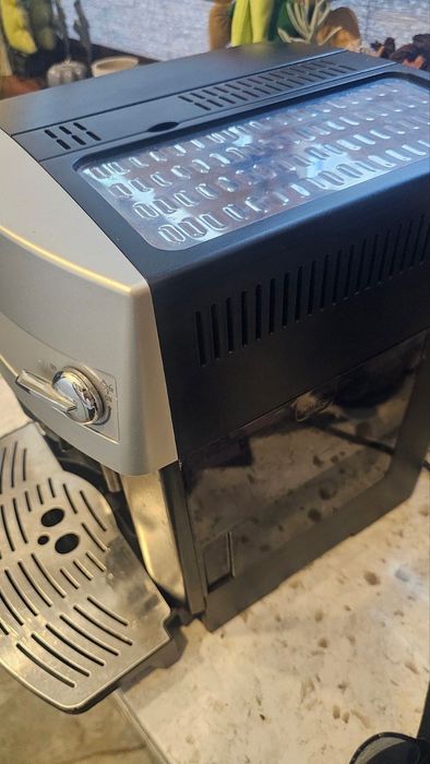 Кафеавтомат DeLonghi Magnifica, кафе машина, еспресо