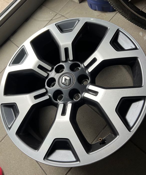 Лети джанти 18”5x114,3 от Renault Alaska и Nissan Navara
