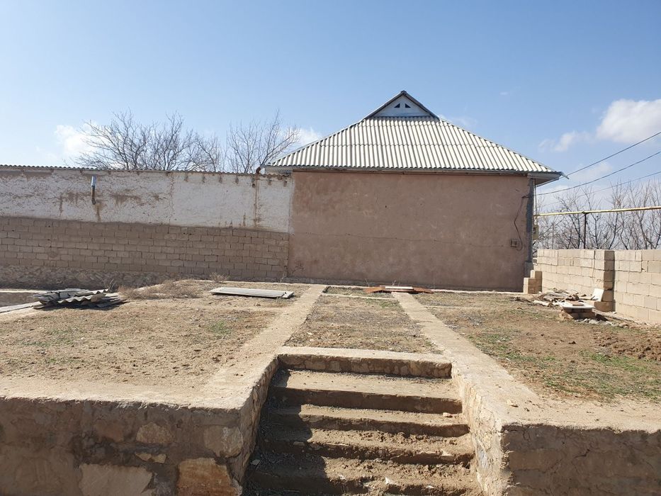 Nurota tumani G.Gulom mfyda 8 sutix uchaska sotiladi