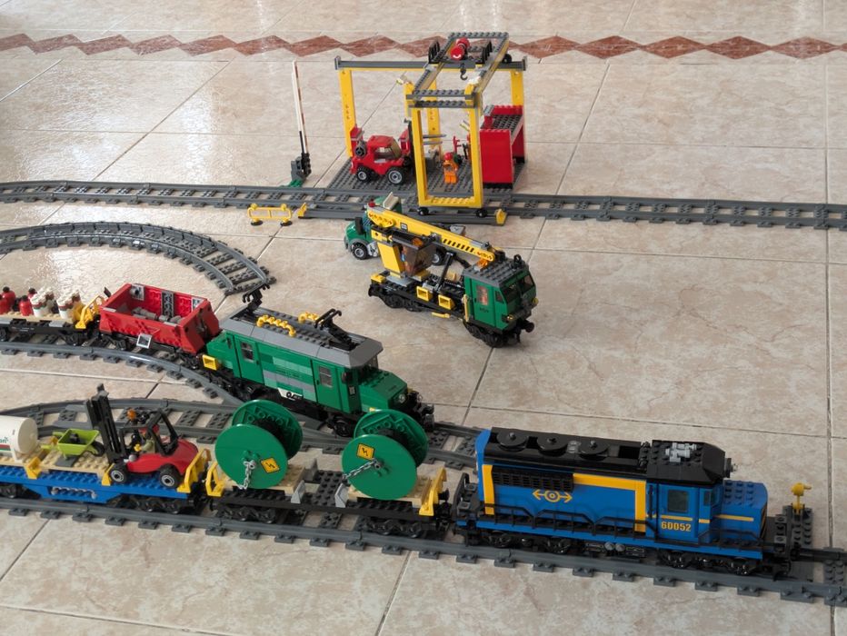 LEGO два влака 60052 и 7898 от power up