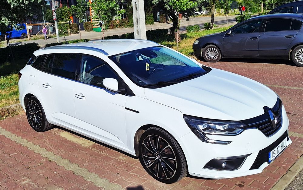 Promo! Vand Renault Megane IV INTENS 1.6 dCi 130 CP | 118.000 km Reali | Full LED | Head-Up | Masaj | Încălzire în Volan | Keyless