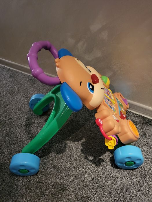 Проходилка за бутане Fisher Price  Музикално кученце, с български
