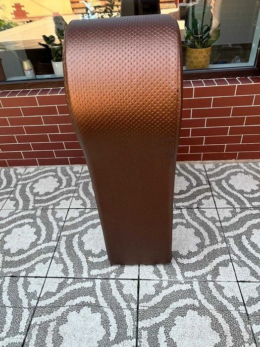 Fotoliu deosebit în formă de pantof cu toc