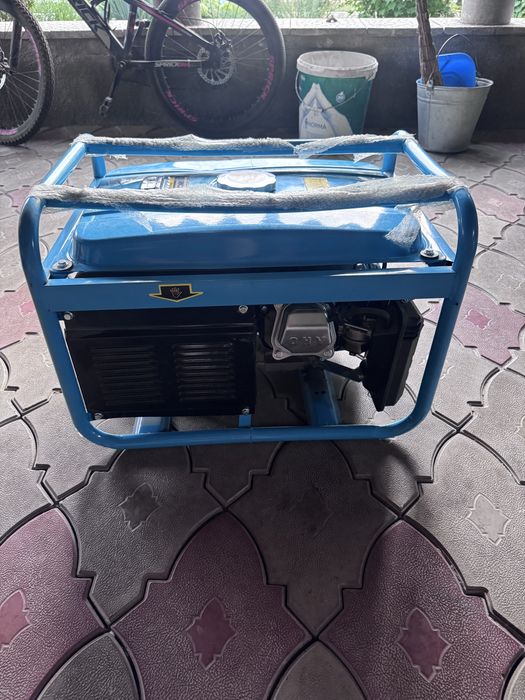 Продам бензиновый генератор новый!