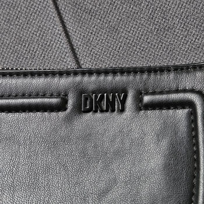 Чёрная сумка DKNY
