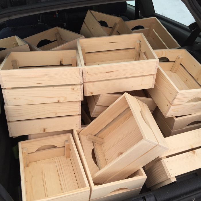 Коледна дървена щайга ръчна изработка за корпоративни подаръци