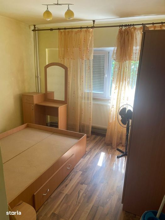 Apartament 3 camere, balcon, etaj 2, lift nou, zona F-uri, mobilat