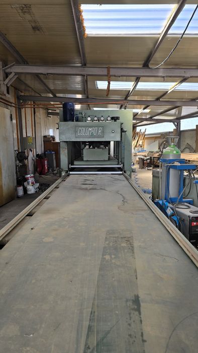 Presa hidraulica COLOMBO incalzita pentru panouri din lemn / parchet