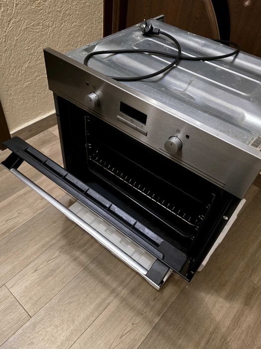 Cuptor electric incorporabil Electrolux, Model: EOB3450AOX
