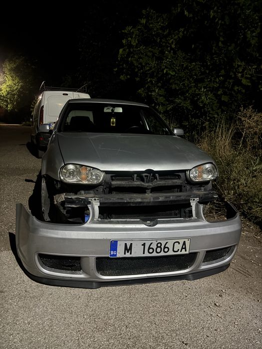 Продавам Фарове r32