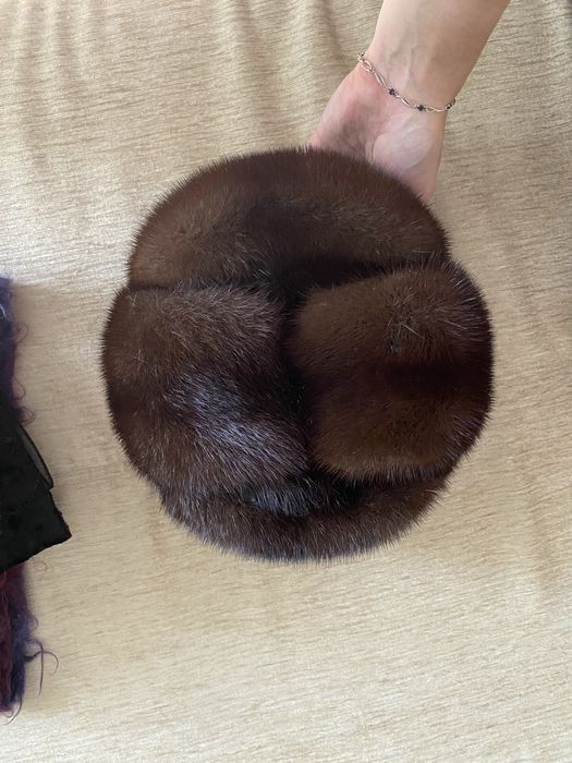 Продается Пальто, дубленки, куртки, шапки