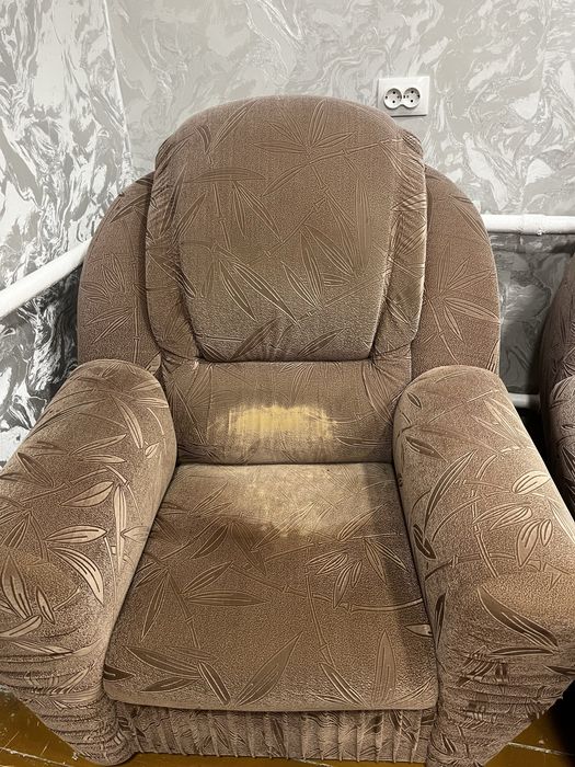 Продам диван тройку в хорошем состоянии