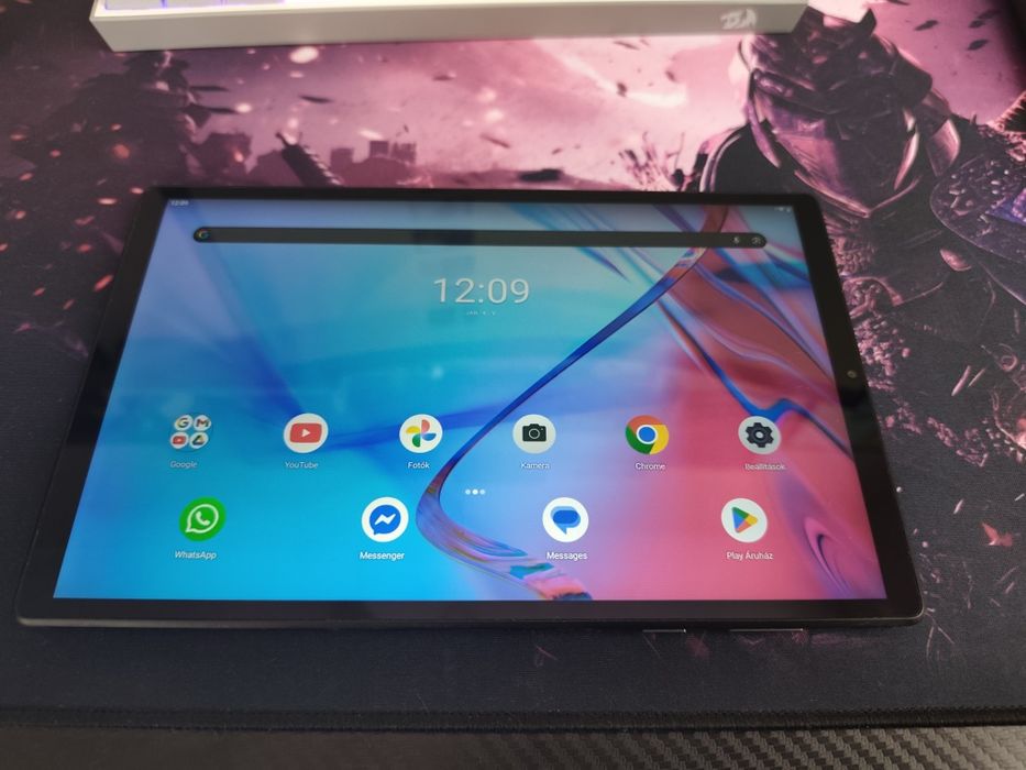 Lenovo tablet fhd plus