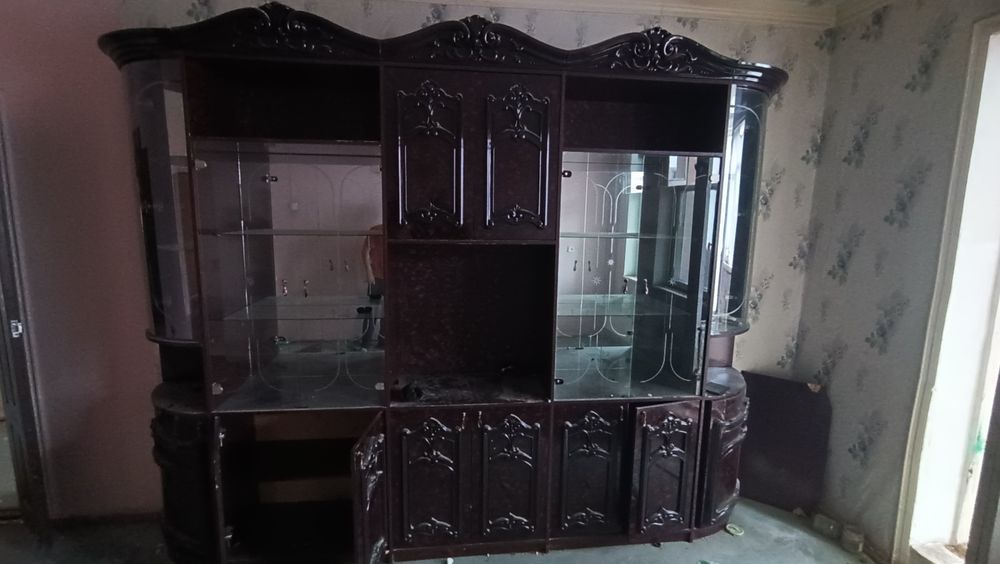 Продаю стенку цена 600 тысяч
