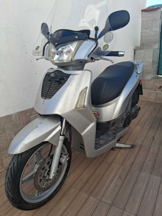 Продавам 25 бр. Скутери и Мотори