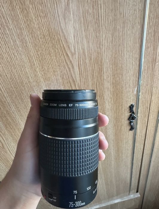 Obiectiv Canon 75-300mm