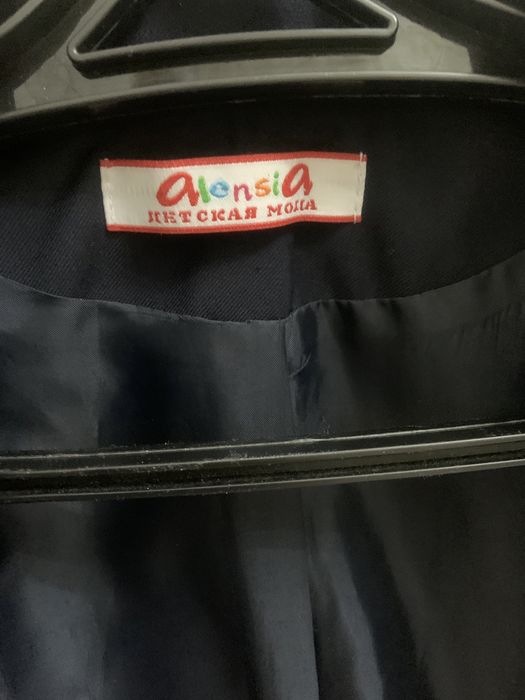 Продам костюм школьный для девочек