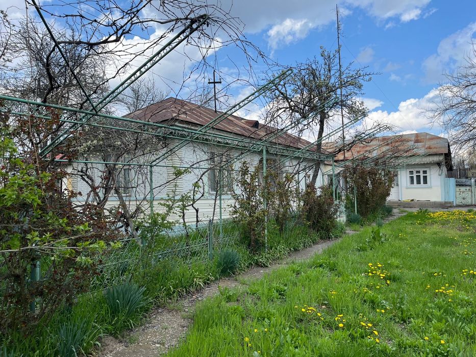Teren cu casa - Barcea