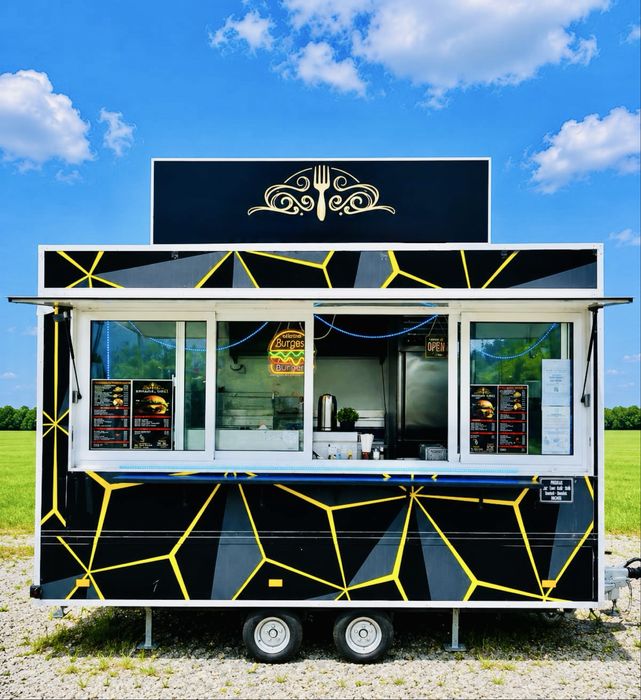 Rulota comerciala PRAGMATEK truck FAST FOOD complet echipata - afacere la cheie