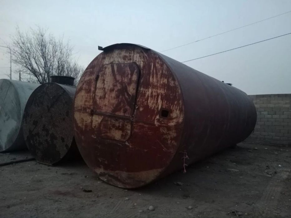 ЦИСТЕРНЫ ёмкосьти разных кубатур.