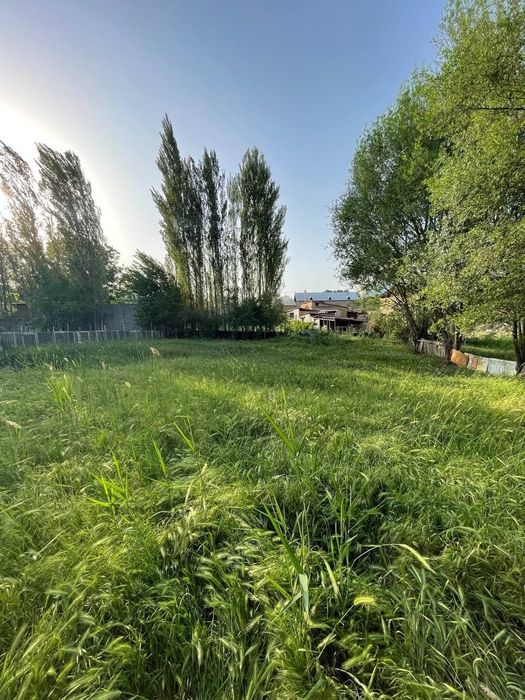Арик буйи, бахаво жойдан 8.40 соток ер  сотувда. Кибрай,Байткургон