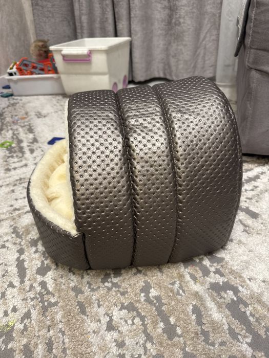 Лежак для кошки новый