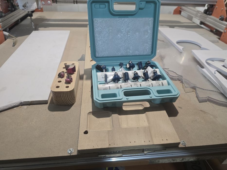 Продам станки по дереву с чпу.