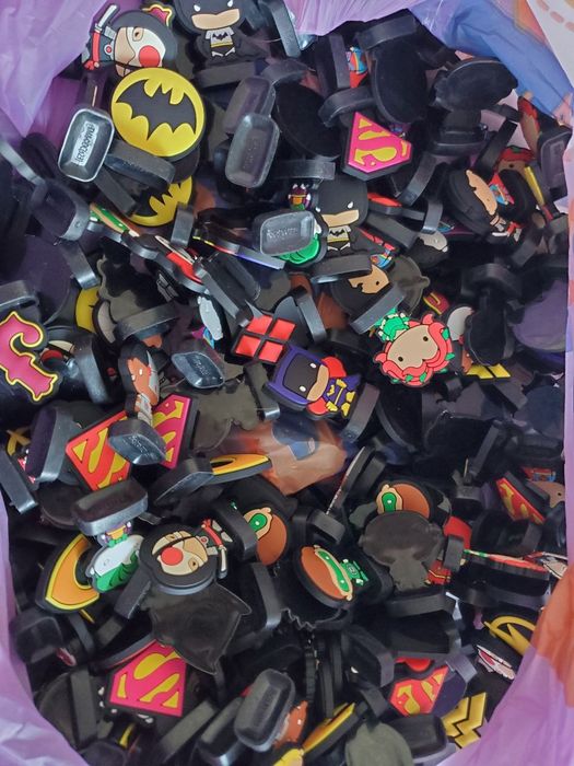 Colectia supereroi Carrefour