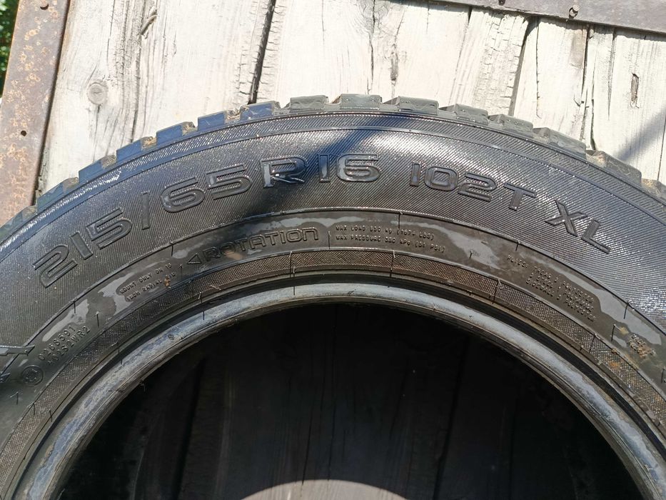 Зимние шины  215/65/R16 4 штуке
