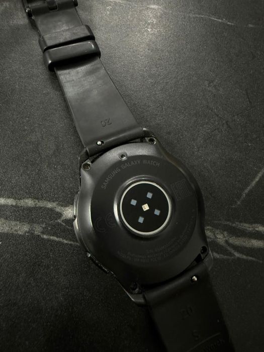 Samsung Galaxy Watch  42мм