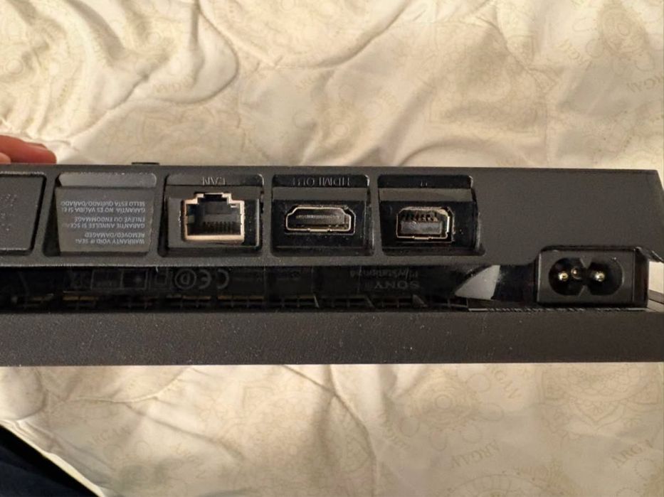 Ps4 de 1T + cateva jocuri