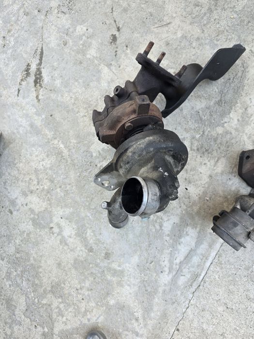 Турбо от нисан терано 101коня и кулер за него.     Турбо за бмв 2.5тдс