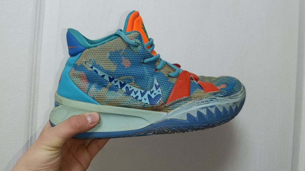 NIKE   kyrie    7
