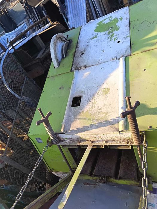 Vand presa de balotat