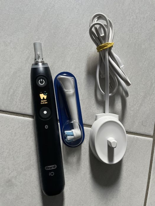 Periuta oral-b iO 9