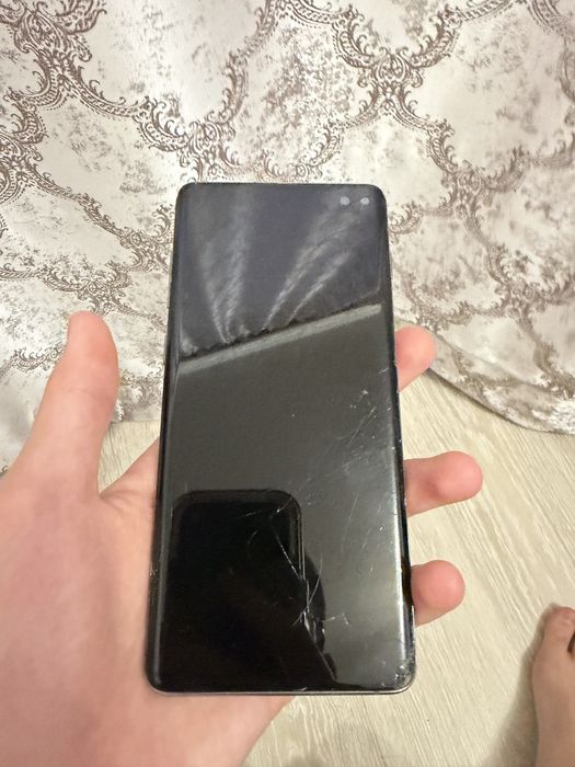 Samsung S10+ на 512гб