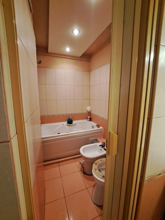 Vând apartament 3 camere Micro 19 Galați